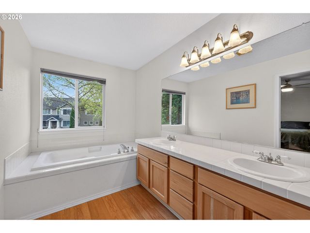 8425 Sw NORFOLK Ct, Tigard, OR 97224