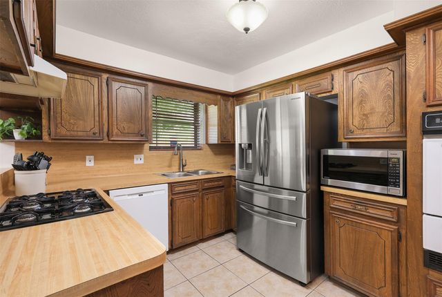2322 Wake Forest Drive, Deer Park, TX 77536