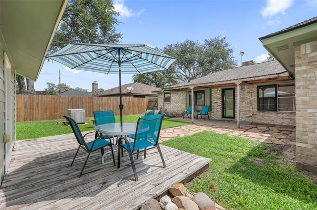 2322 Wake Forest Drive, Deer Park, TX 77536