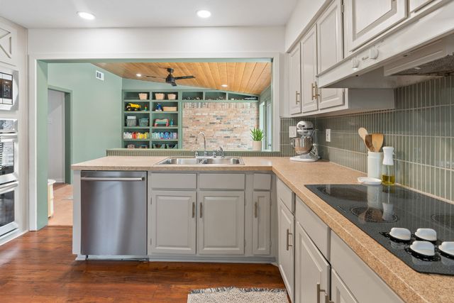 7879 Querida Lane, Dallas, TX 75248