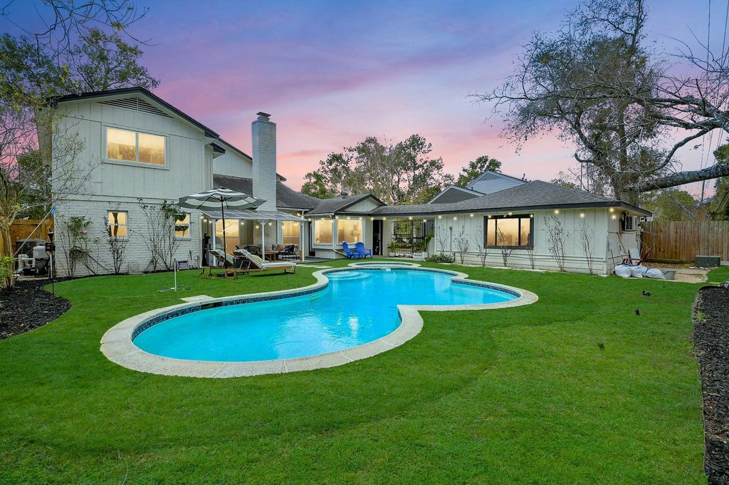 11914 Riverview Drive, Houston, TX 77077