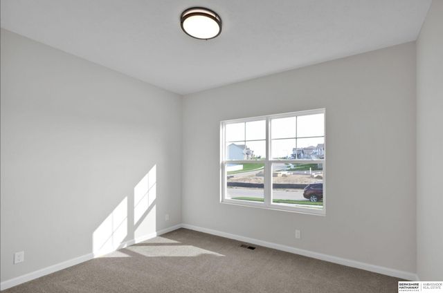 18065 Soldier Street, Omaha, NE 68136