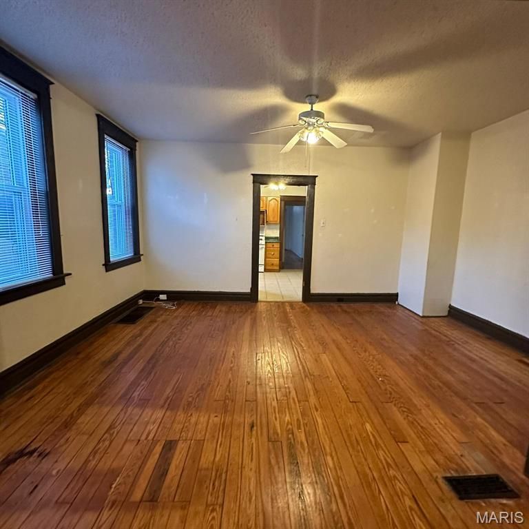 4666 Rosa Avenue A, St Louis, MO 63116