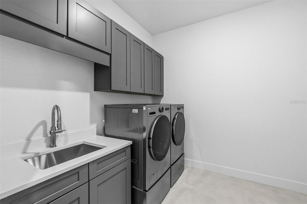 Image 33 of property listing at 7982 REDONDA LOOP, Bradenton, FL 34202