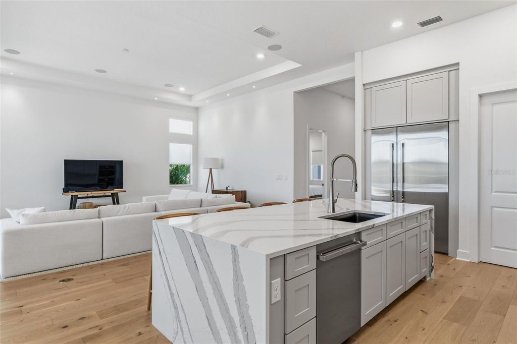 Image 5 of property listing at 7982 REDONDA LOOP, Bradenton, FL 34202