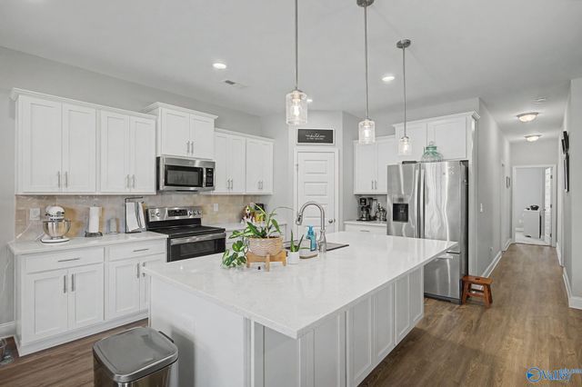 3001 Henry Road SE, Decatur, AL 35603