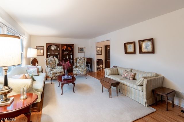 6 Betsy Ross Ct, Montgomery Twp., NJ 08558