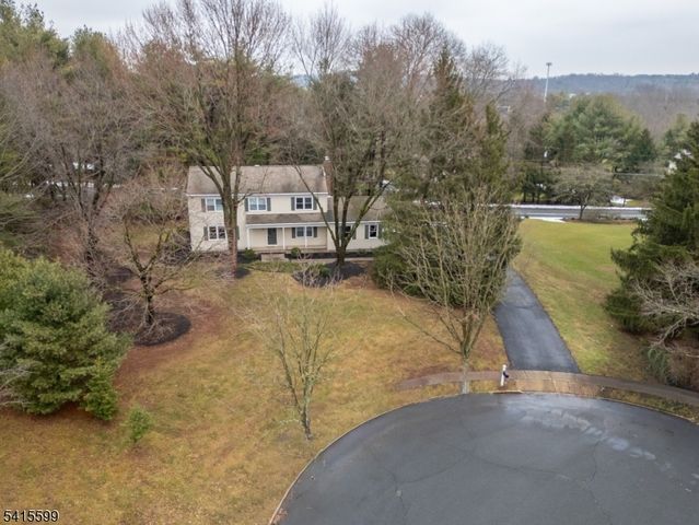 6 Betsy Ross Ct, Montgomery Twp., NJ 08558