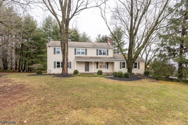 6 Betsy Ross Ct, Montgomery Twp., NJ 08558