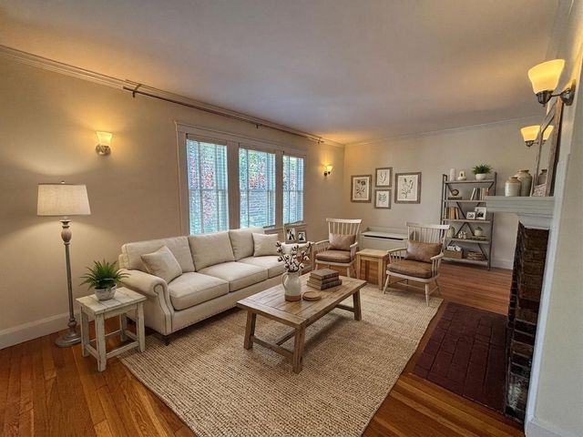 40 Ansonia Rd 40, Boston, MA 02132