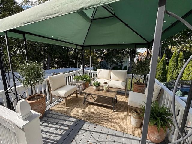 40 Ansonia Rd 40, Boston, MA 02132