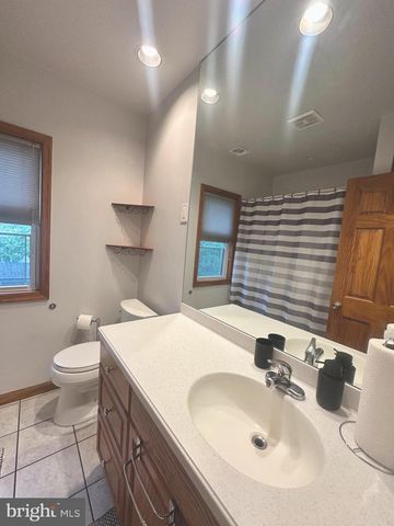 700 SCHILLER AVE, Hamilton, NJ 08610