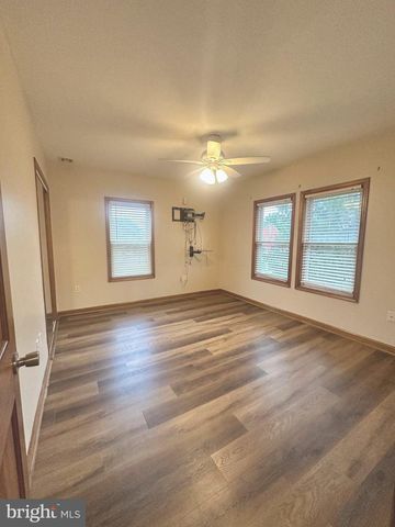 700 SCHILLER AVE, Hamilton, NJ 08610