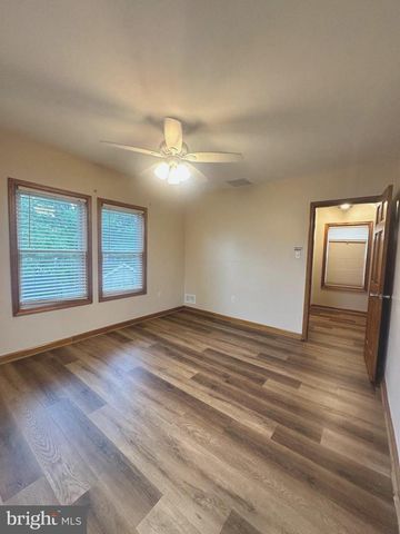 700 SCHILLER AVE, Hamilton, NJ 08610