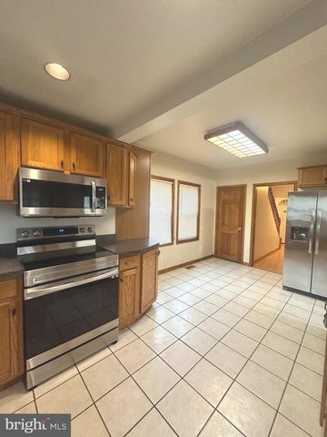 700 SCHILLER AVE, Hamilton, NJ 08610