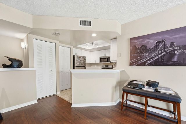 4159 N Haverhill Road 1304, West Palm Beach, FL 33417