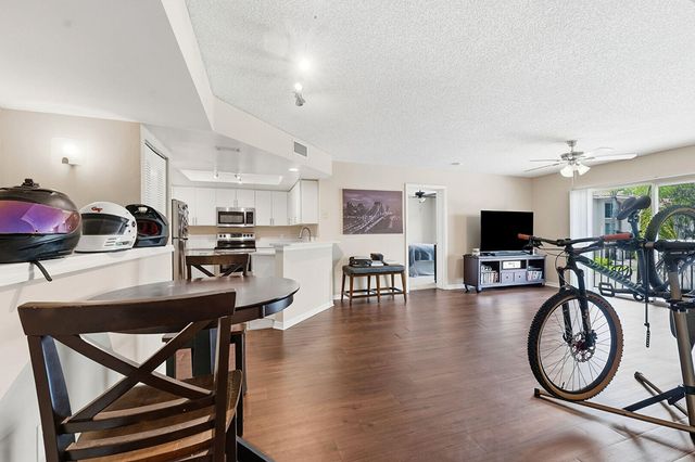 4159 N Haverhill Road 1304, West Palm Beach, FL 33417