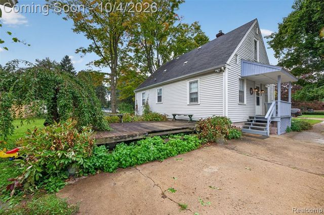 1421 Munson Street, Burton, MI 48509