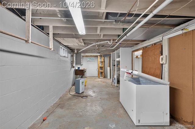 1421 Munson Street, Burton, MI 48509