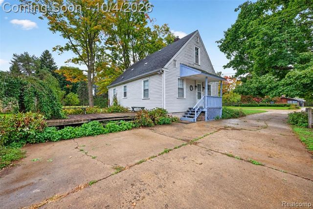 1421 Munson Street, Burton, MI 48509