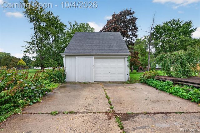1421 Munson Street, Burton, MI 48509