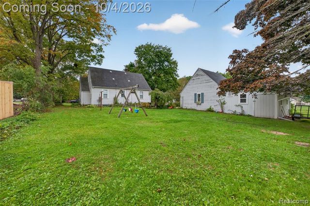 1421 Munson Street, Burton, MI 48509