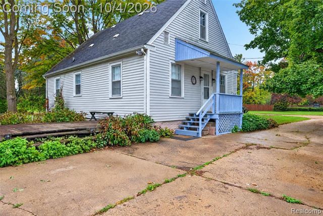 1421 Munson Street, Burton, MI 48509