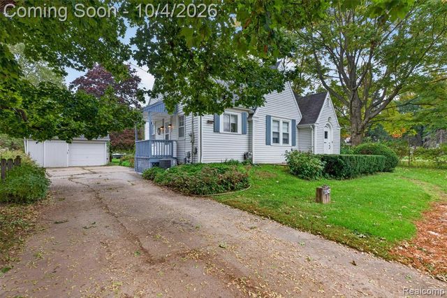 1421 Munson Street, Burton, MI 48509