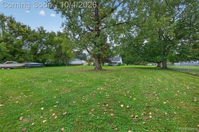1421 Munson Street, Burton, MI 48509