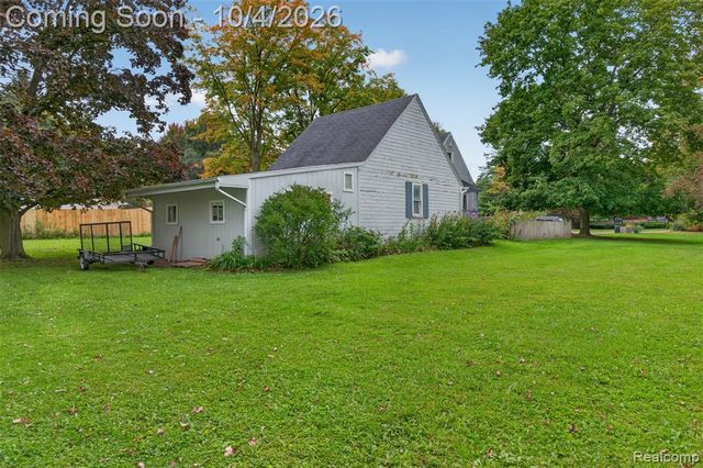 1421 Munson Street, Burton, MI 48509