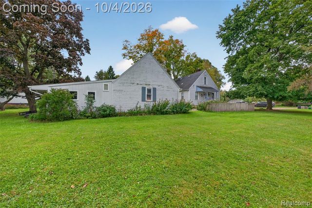 1421 Munson Street, Burton, MI 48509