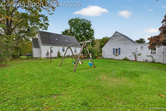 1421 Munson Street, Burton, MI 48509