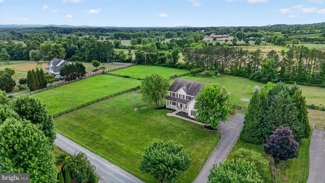 18616 FOGGY BOTTOM RD, Bluemont, VA 20135