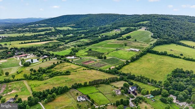 18616 FOGGY BOTTOM RD, Bluemont, VA 20135