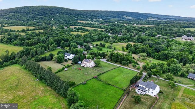18616 FOGGY BOTTOM RD, Bluemont, VA 20135