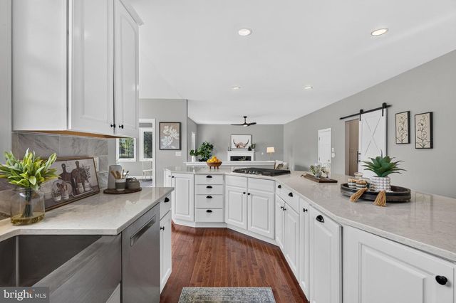 18616 FOGGY BOTTOM RD, Bluemont, VA 20135