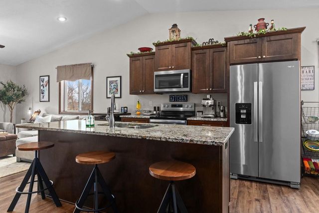 1054 W WILLIS WAY, Appleton, WI 54913