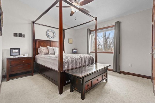 1054 W WILLIS WAY, Appleton, WI 54913