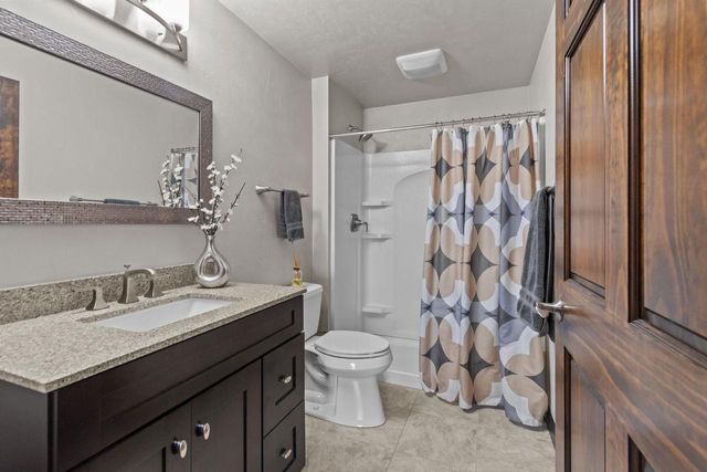 1054 W WILLIS WAY, Appleton, WI 54913