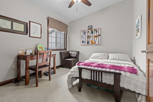 1054 W WILLIS WAY, Appleton, WI 54913