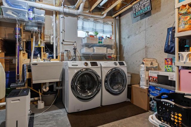 1054 W WILLIS WAY, Appleton, WI 54913