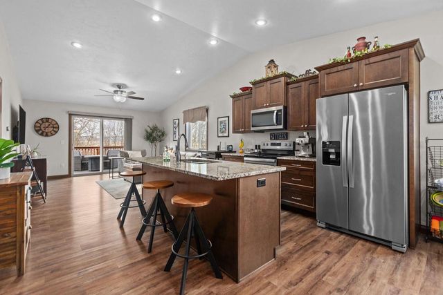 1054 W WILLIS WAY, Appleton, WI 54913