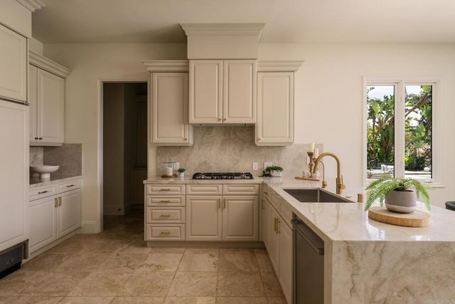 7825 Muirfield Way, Rancho Santa Fe, CA 92067
