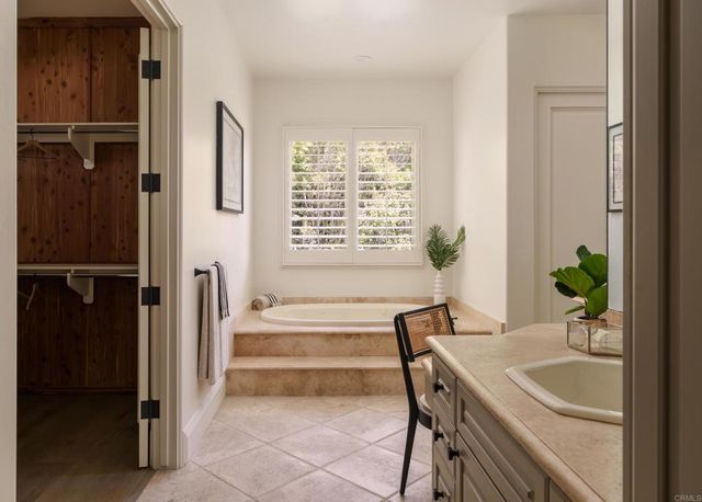 7825 Muirfield Way, Rancho Santa Fe, CA 92067