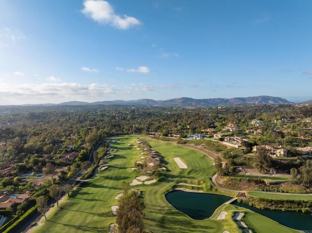 7825 Muirfield Way, Rancho Santa Fe, CA 92067