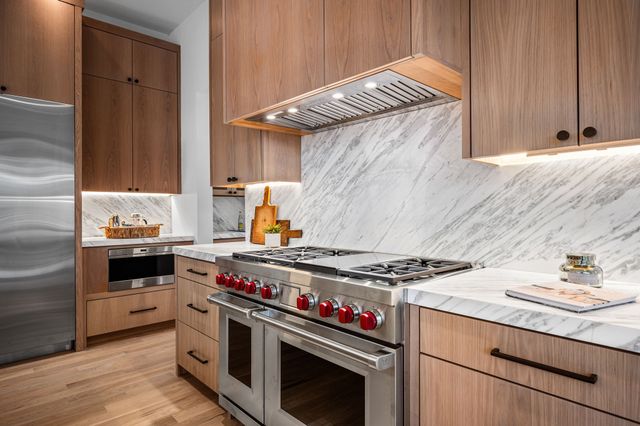 4801 W Hanover Avenue, Dallas, TX 75209