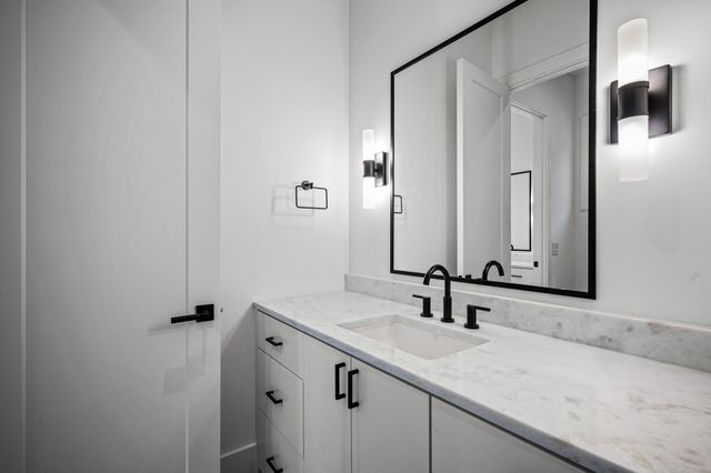 4801 W Hanover Avenue, Dallas, TX 75209