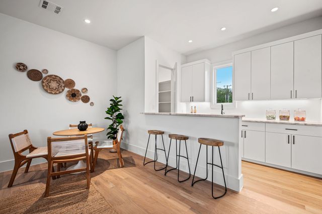 4801 W Hanover Avenue, Dallas, TX 75209