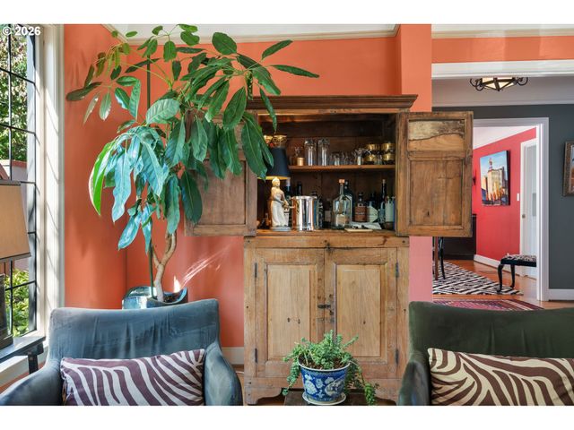 2939 Nw CORNELL Rd, Portland, OR 97210