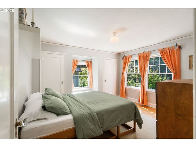 2939 Nw CORNELL Rd, Portland, OR 97210